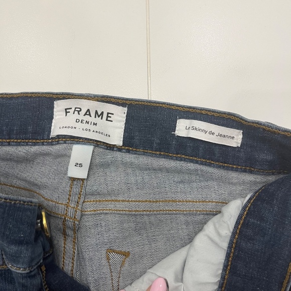 FRAME | Destroyed Knee Jeans - Picture 6 of 6